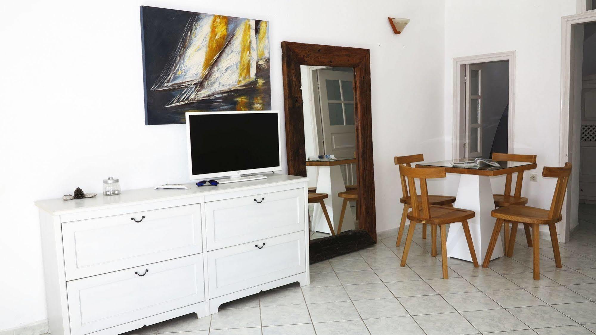 Finesse Suites Ia Exterior foto