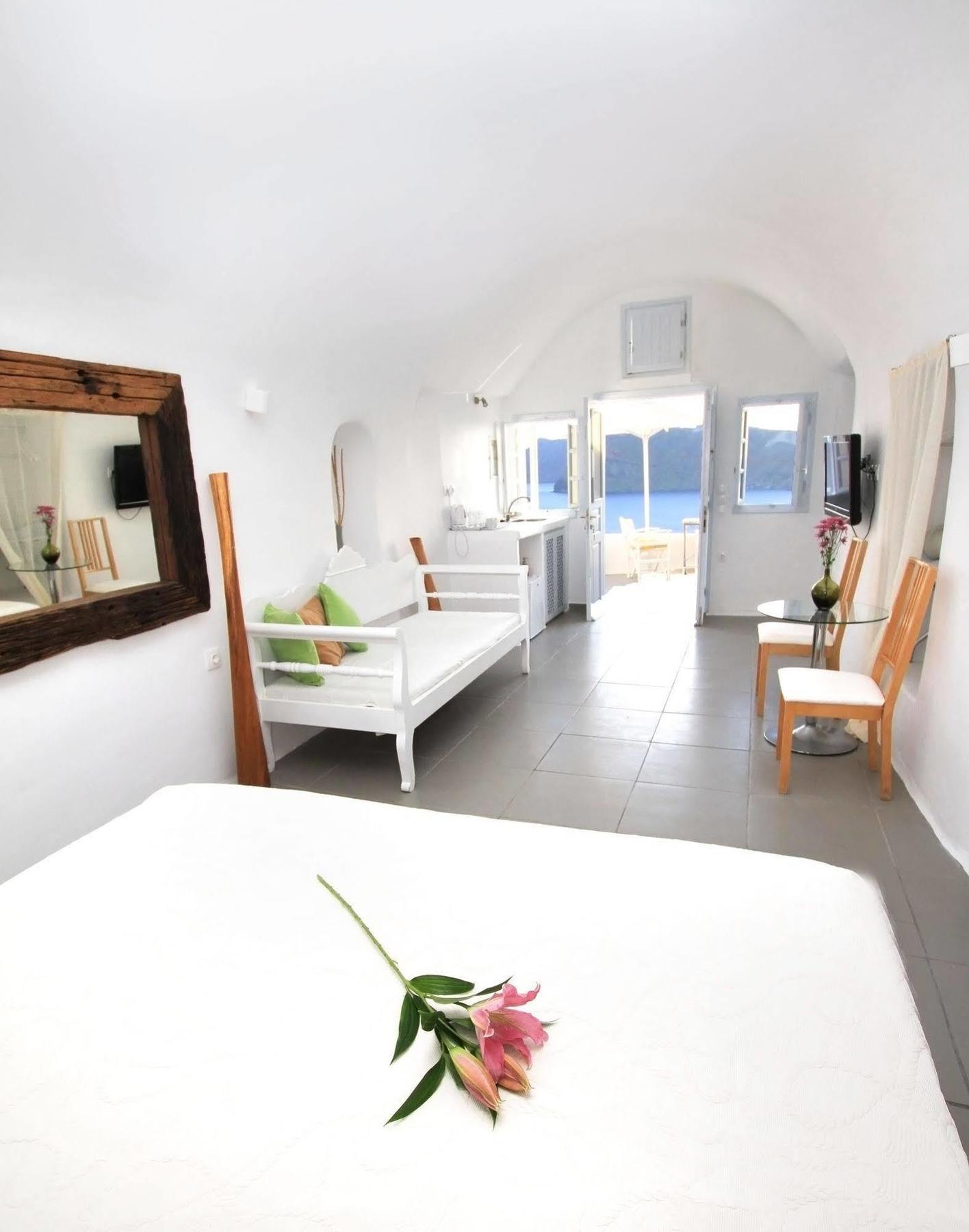 Finesse Suites Ia Exterior foto