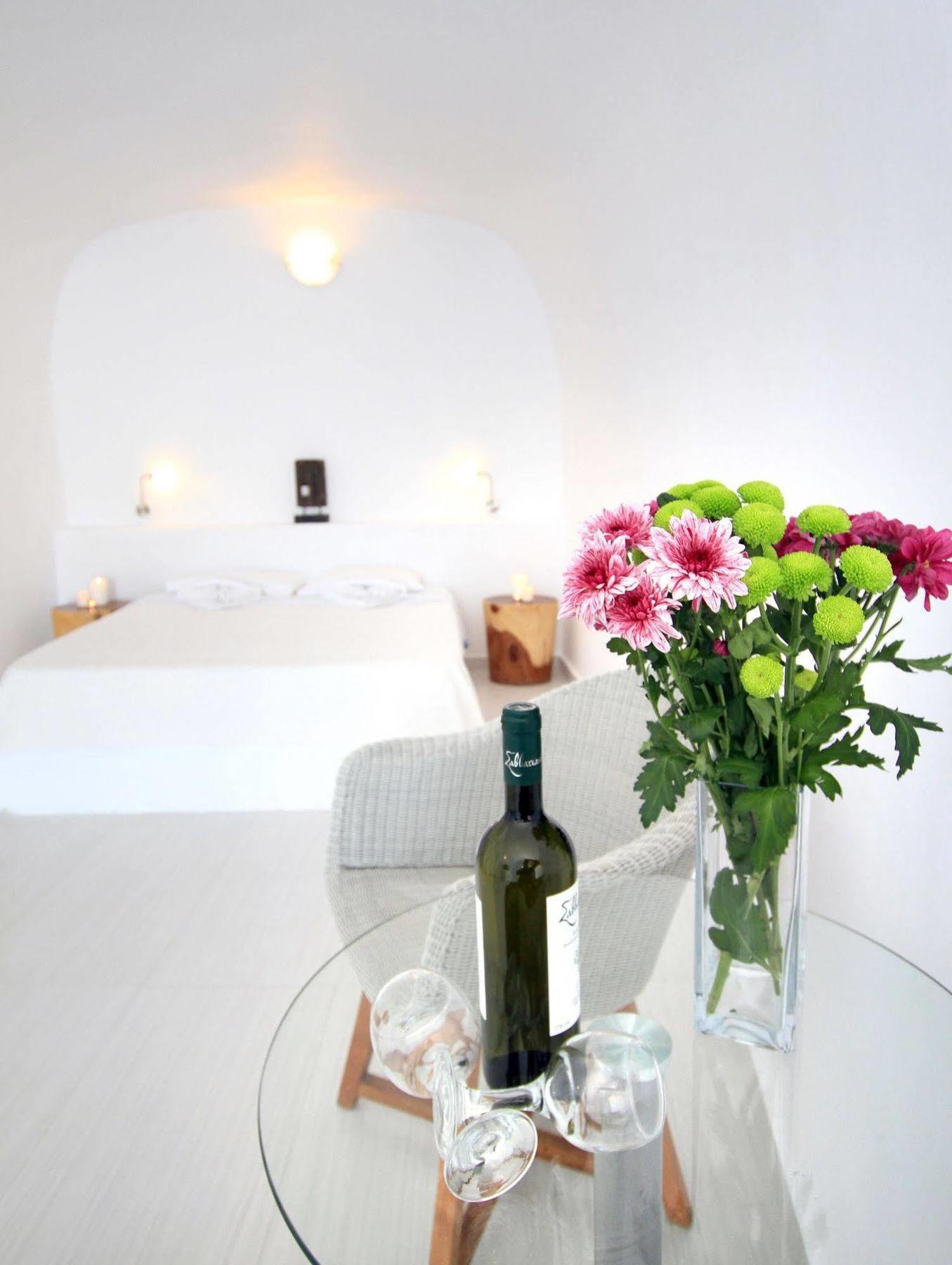 Finesse Suites Ia Exterior foto